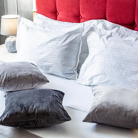 Alfa Apartments 3-Кімнатна Lux-Квартира У Центрі Львова Ngoại thất bức ảnh