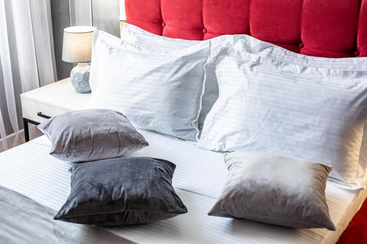 Alfa Apartments 3-Кімнатна Lux-Квартира У Центрі Львова Ngoại thất bức ảnh