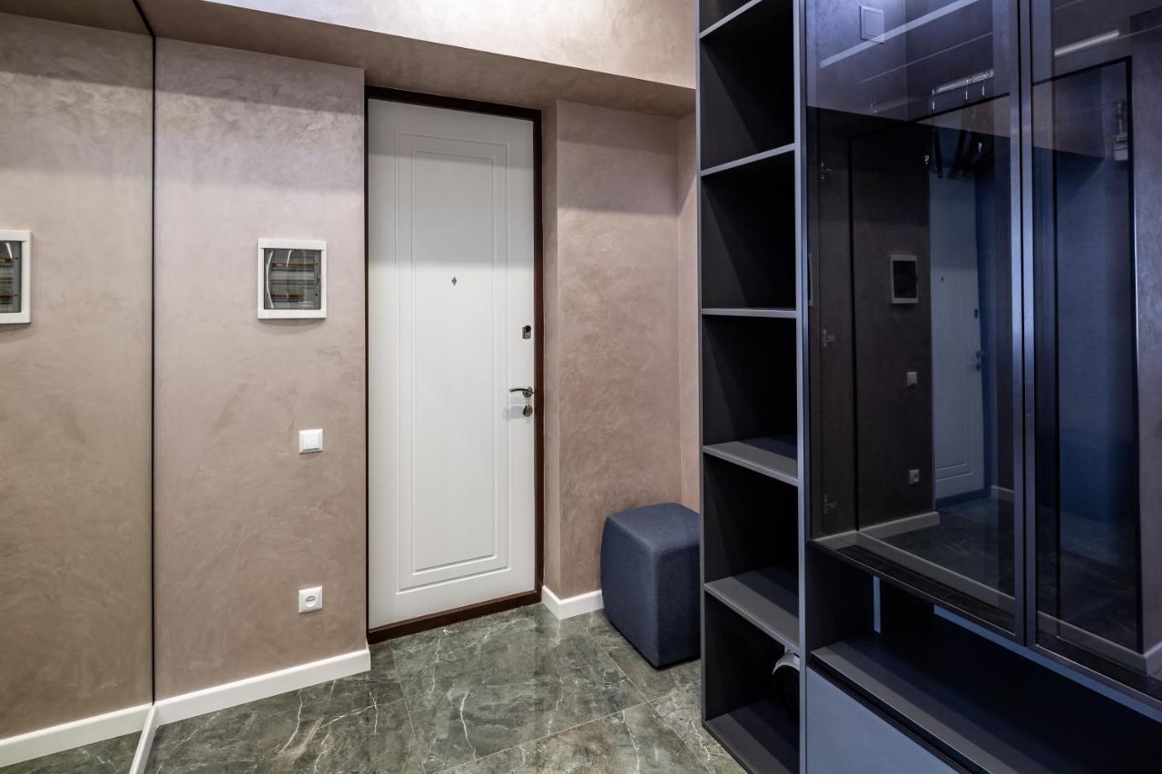 Alfa Apartments 3-Кімнатна Lux-Квартира У Центрі Львова Ngoại thất bức ảnh