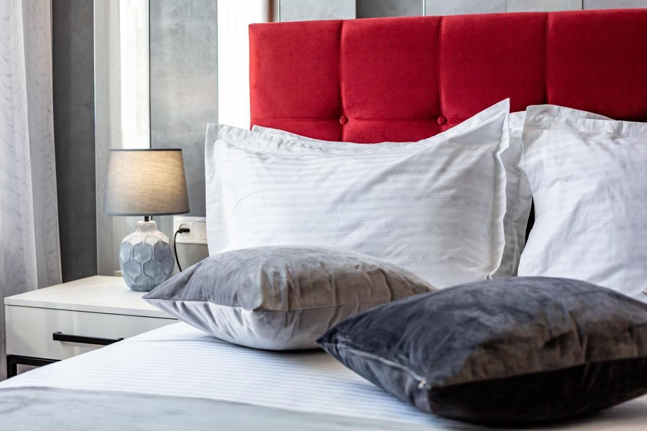 Alfa Apartments 3-Кімнатна Lux-Квартира У Центрі Львова Ngoại thất bức ảnh